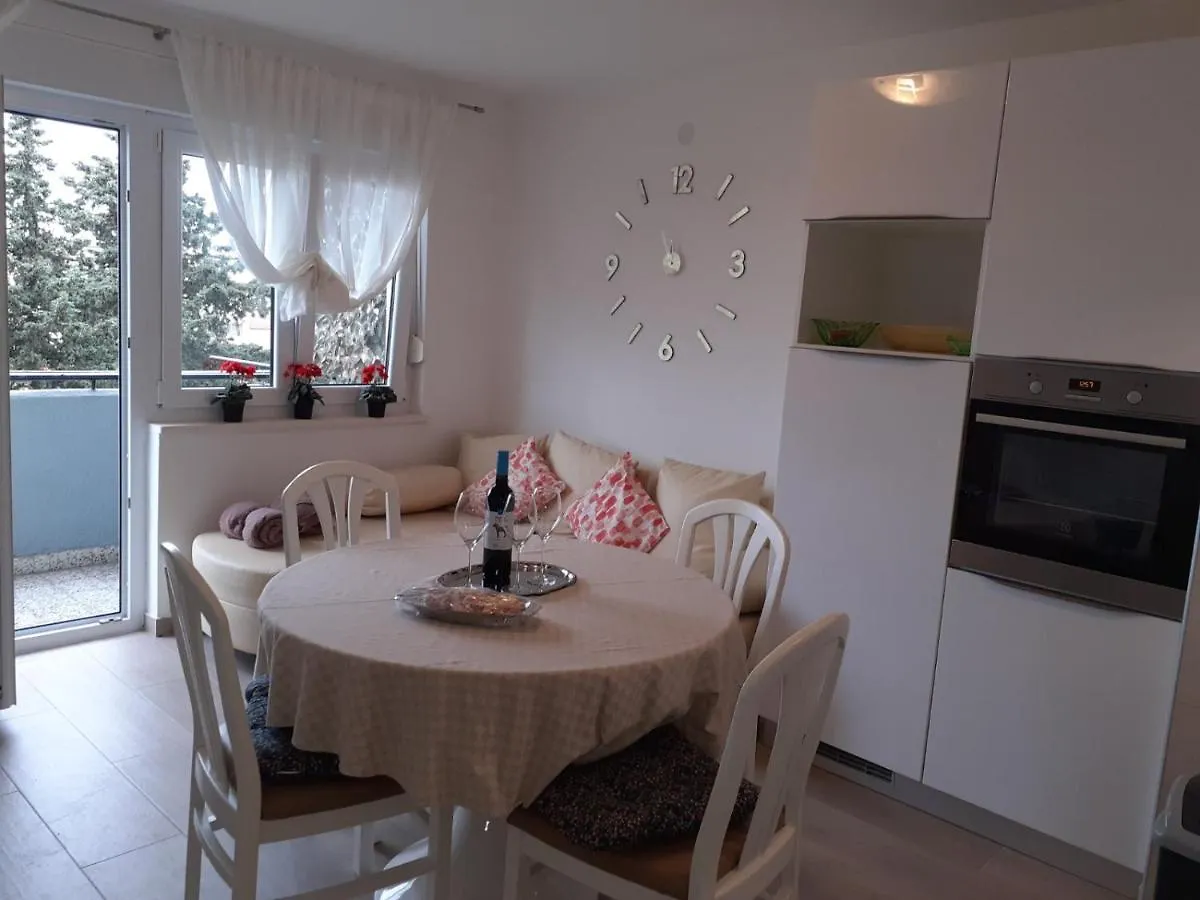 Apartman S Pogledom Na More - Nada Pola Croazia
