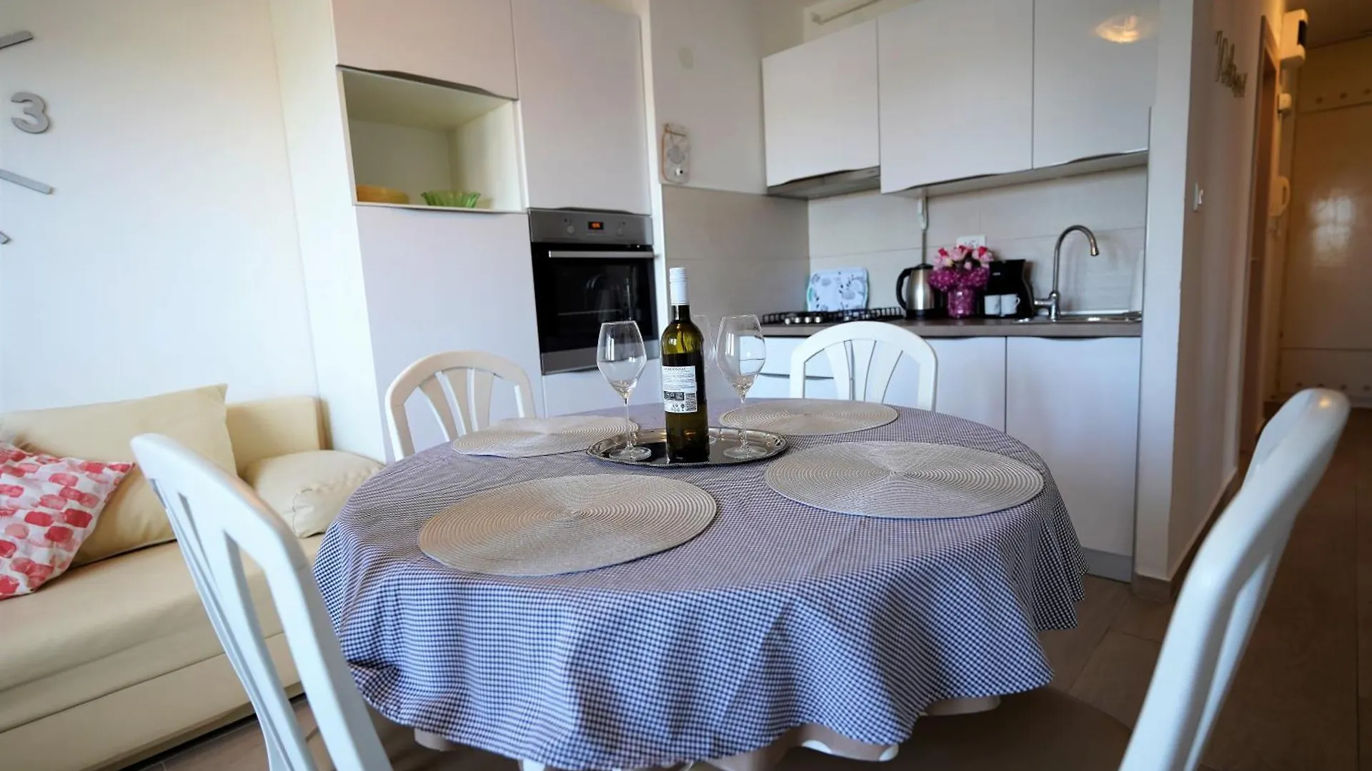 Apartman S Pogledom Na More - Nada Pola 0*,  Croazia