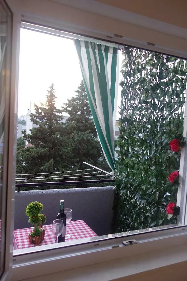 Apartman S Pogledom Na More - Nada Pola 0*,  Croazia